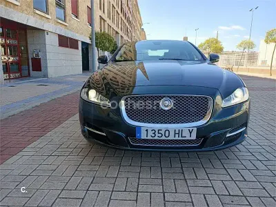 Usado Jaguar XJ Portfolio 275 CV (202 kW) 2012 Verde Berlina
