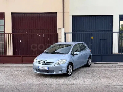 Usado Toyota Auris Active 126 CV (92 kW) 2010 Azul Utilitario