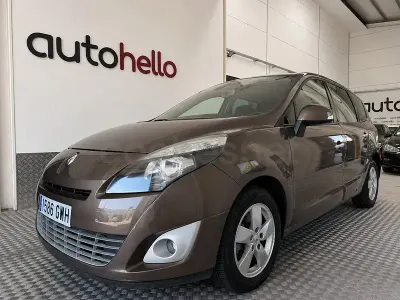 Usado Renault Grand Scénic Dynamique 130 CV (95 kW) 2010 Marrón Monovolumen