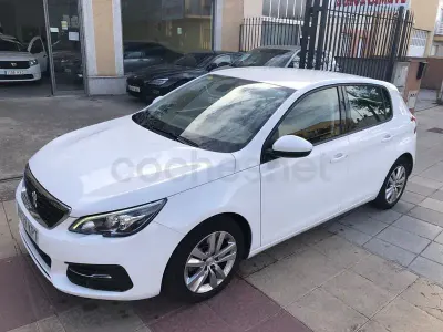 Usado Peugeot 308 Style 130 CV (95 kW) 2018 Blanco Berlina
