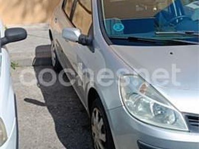 Usado Renault Clio II Exception 75 CV (55 kW) 2008 Gris / plata Berlina