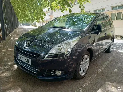Usado Peugeot 5008 112 CV (82 kW) 2012 Azul Monovolumen