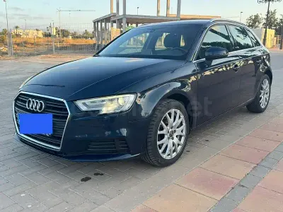 Usado Audi A3 110 CV (80 kW) 2016 Azul Berlina