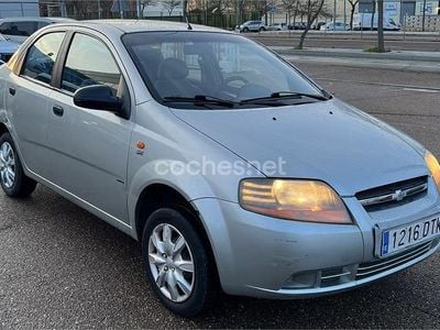 Usado Chevrolet Kalos SE 83 CV (61 kW) 2005 Gris / plata Berlina