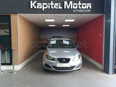 Usado Seat Ibiza Reference 75 CV (55 kW) 2011 Gris / plata Berlina