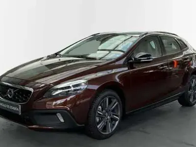 Usado Volvo V40 Summum 2016 Marrón Berlina