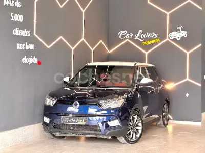 Gebraucht SsangYong Tivoli 115 PS (84 kW) 2015 Blau SUV