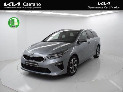 Usado Kia Ceed 136 CV (100 kW) 2022 Gris / plata Utilitario