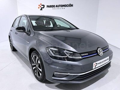 Usado VW Golf VIII Life 130 CV (95 kW) 2020 Gris / plata Berlina