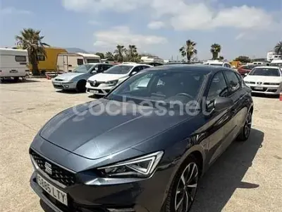 Usado Seat Leon FR 204 CV (150 kW) 2021 Gris / plata Berlina