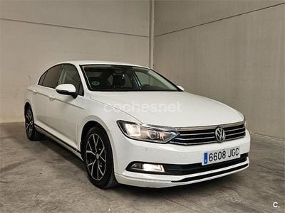 Usado VW Passat Advance 120 CV (88 kW) 2015 Blanco Berlina