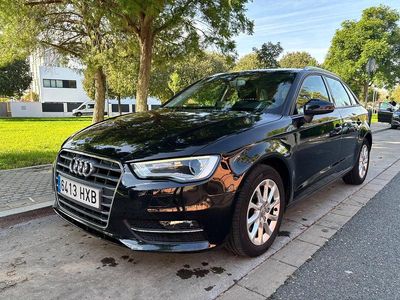 Usado Audi A3 Attraction 110 CV (80 kW) 2014 Negro Berlina