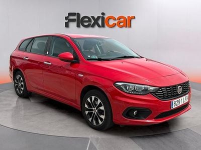 Usado Fiat Tipo Lounge 95 CV (69 kW) 2020 Rojo Familiar