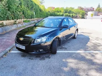 Usado Chevrolet Cruze LT 124 CV (91 kW) 2011 Negro Berlina