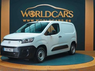 Usado Fiat Doblò 102 CV (75 kW) 2023 Blanco Monovolumen