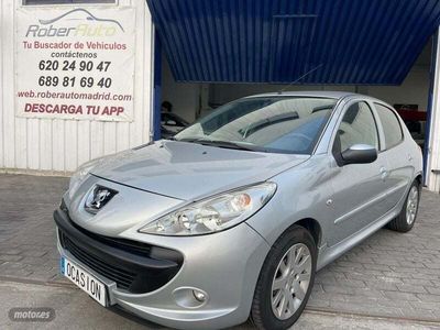Usado Peugeot 206 70 CV (51 kW) 2010 Gris Berlina