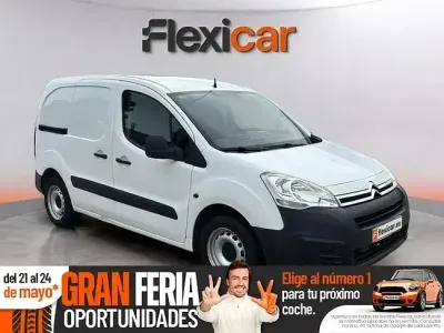 Käytetty Citroën Berlingo Live 75 HP (55 kW) 2018 Valkoinen Tila-auto