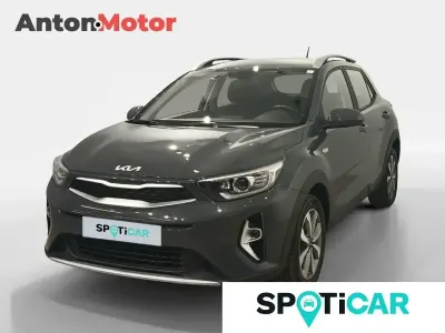 Usado Kia Stonic 84 CV (61 kW) 2023 Gris SUV