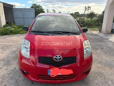 Usado Toyota Yaris 90 CV (66 kW) 2008 Rojo Utilitario