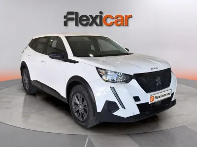 Usado Peugeot 2008 Active 110 CV (80 kW) 2022 Blanco SUV