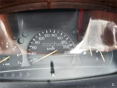 Usado Ford Escort Ghia 90 CV (66 kW) 1998 Granate Berlina