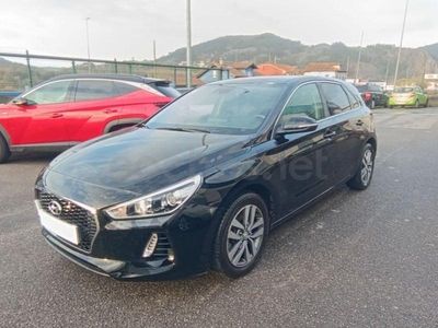 Usado Hyundai i30 110 CV (80 kW) 2018 Negro Berlina