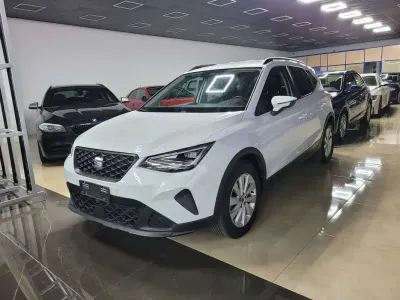 Usado Seat Arona Reference 95 CV (69 kW) 2022 Blanco SUV