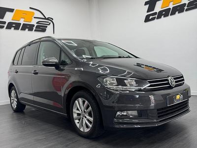 Usado VW Touran 115 CV (84 kW) 2017 Gris Monovolumen