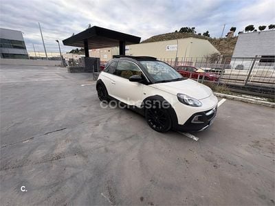 Usado Opel Adam Rocks 115 CV (84 kW) 2014 Beige Utilitario