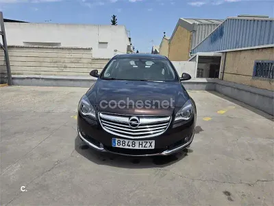 Usado Opel Insignia Excellence 140 CV (102 kW) 2014 Marrón Berlina