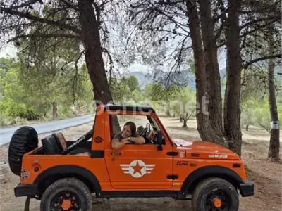 Begagnad Suzuki Samurai 45 HK (33 kW) 1992 Orange SUV