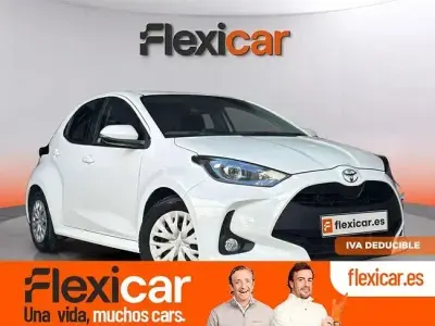 Usado Toyota Yaris Comfort 72 CV (52 kW) 2023 Blanco Utilitario