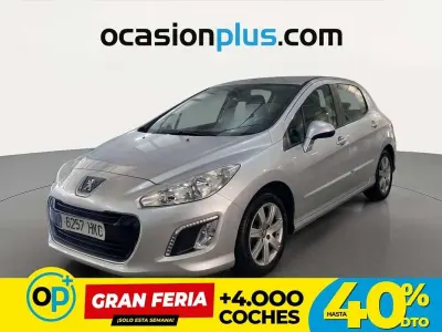 Usado Peugeot 308 Active 111 CV (81 kW) 2012 Plateado Utilitario