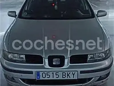 Käytetty Seat Leon Stella 105 HP (77 kW) 2001 Harmaa Viistoperä
