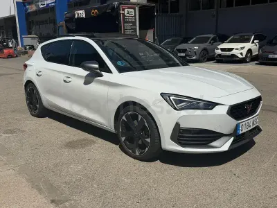 Usado Cupra Leon 150 CV (110 kW) 2024 Blanco Berlina