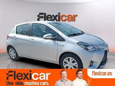 Usado Toyota Yaris Hybrid Active 100 CV (73 kW) 2019 Gris