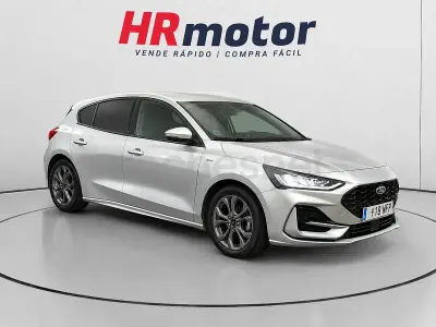 Usado Ford Focus ST-Line 155 CV (114 kW) 2023 Gris / plata Berlina