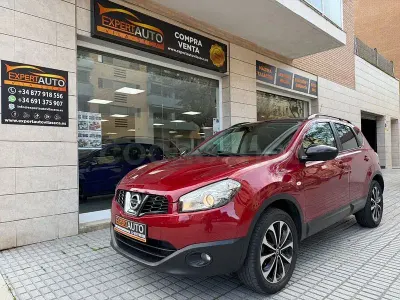 Usado Nissan Qashqai 360º 117 CV (86 kW) 2012 Granate SUV