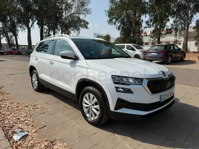 Usado Skoda Karoq Ambition 150 CV (110 kW) 2023 Blanco SUV