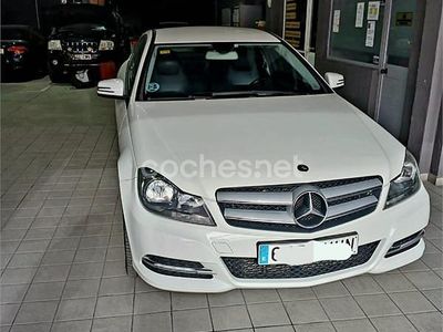 Usado Mercedes C220 170 CV (125 kW) 2011 Blanco Coupe