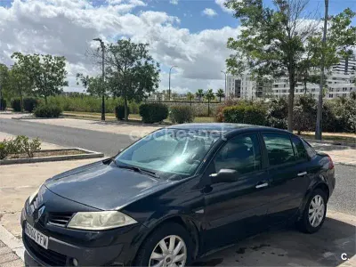 Usado Renault Mégane Dynamique 105 CV (77 kW) 2006 Negro Berlina