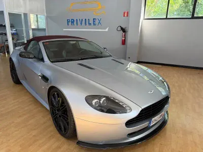 Usado Aston Martin V8 Vantage 420 CV (308 kW) 2009 Gris / plata Descapotable