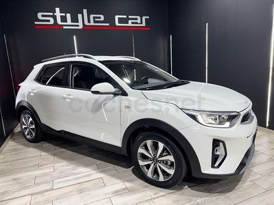Usado Kia Stonic 101 CV (74 kW) 2022 Blanco SUV