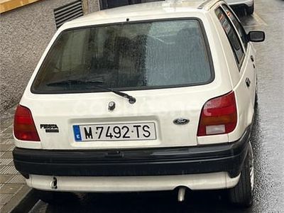 Usado Ford Fiesta 50 CV (36 kW) 1996 Blanco Utilitario