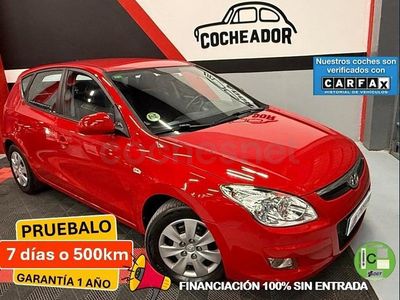 Usado Hyundai i30 Comfort 90 CV (66 kW) 2008 Rojo Berlina