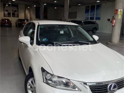 Lexus CT200h