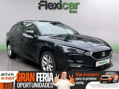 Usado Seat Leon Style 110 CV (80 kW) 2022 Negro