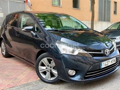 Käytetty Toyota Verso Advance 112 HP (82 kW) 2014 Sininen Tila-auto
