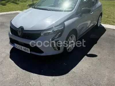 Usado Renault Clio V Evolution 100 CV (73 kW) 2025 Gris / plata Berlina