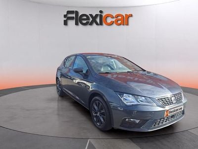 Usado Seat Leon Style 130 CV (95 kW) 2020 Gris Berlina